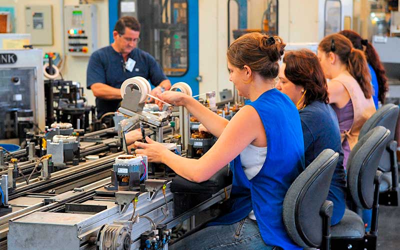 Serviços crescem 0,3% em março, na segunda alta seguida